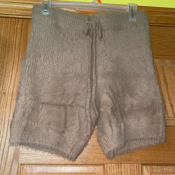 🤎NWT EXTREMELY SOFT and Comfy shorts - Picture 15 of 15
